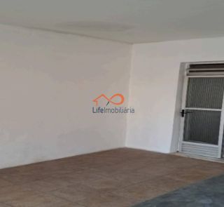 Casa à Venda no Bairro Industrial com 4 Quartos Sendo Duas Suítes.