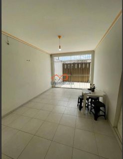 CASA COM 2 PAVIMENTOS