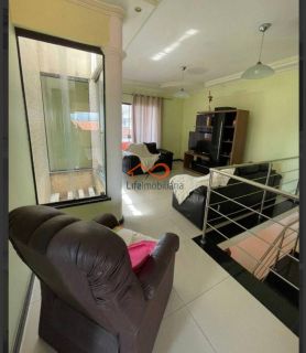 CASA COM 2 PAVIMENTOS