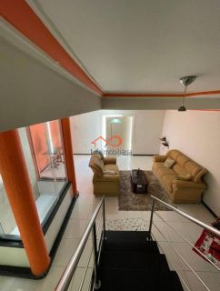 CASA COM 2 PAVIMENTOS