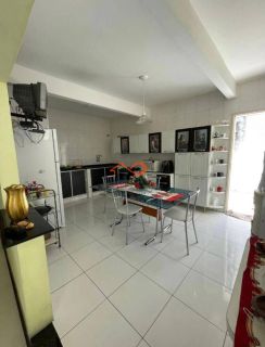 CASA COM 2 PAVIMENTOS