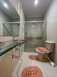 CASA COM 2 PAVIMENTOS