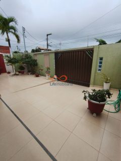 Linda Casa à Venda, Com 3/4 Sendo 1 Suíte, 3 Vagas de Garagem, Reformada e Super Funcional.