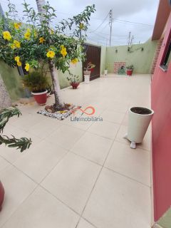 Linda Casa à Venda, Com 3/4 Sendo 1 Suíte, 3 Vagas de Garagem, Reformada e Super Funcional.