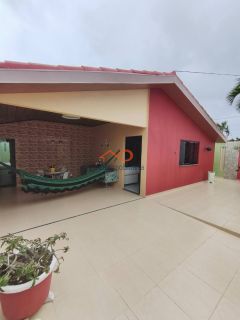Linda Casa à Venda, Com 3/4 Sendo 1 Suíte, 3 Vagas de Garagem, Reformada e Super Funcional.