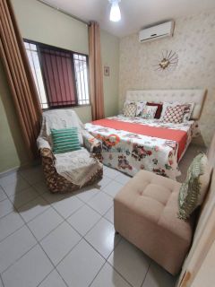 Linda Casa à Venda, Com 3/4 Sendo 1 Suíte, 3 Vagas de Garagem, Reformada e Super Funcional.