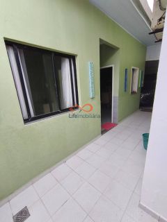 Linda Casa à Venda, Com 3/4 Sendo 1 Suíte, 3 Vagas de Garagem, Reformada e Super Funcional.