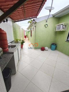 Linda Casa à Venda, Com 3/4 Sendo 1 Suíte, 3 Vagas de Garagem, Reformada e Super Funcional.