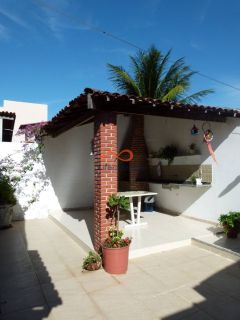 Casa com 2/4 na Aruana