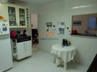Casa com 2/4 na Aruana