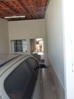 Casa com 2/4 na Aruana