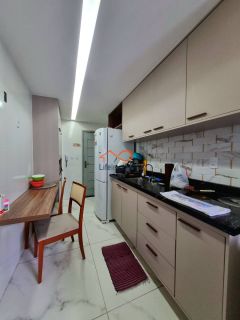 Apartamento à Venda no Condomínio Costa Esmeralda, Com 3 Quartos Sendo 1 Suíte no bairro Grageru.