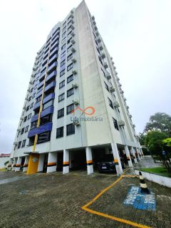 Apartamento à Venda no Condomínio Costa Esmeralda, Com 3 Quartos Sendo 1 Suíte no bairro Grageru.