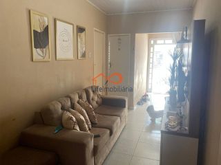 Casa à venda com 2/4 no Bairro Cidade Nova