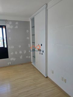 Fantástico Apartamento à Venda no Edifícil Mansão dos Jardins - 03 Andar, 02 Vagas de Garagem, 04 Quartos Sendo 02 Suítes no Bairro Grageru