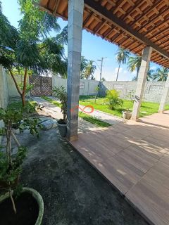 Casa à venda com 2/4 em Pirambu