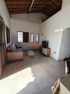 Casa à venda com 2/4 em Pirambu