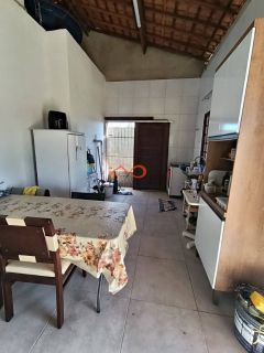 Casa à venda com 2/4 em Pirambu