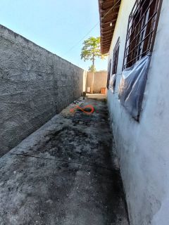 Casa à venda com 2/4 em Pirambu
