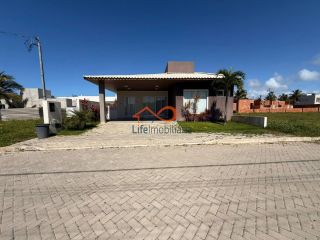 Linda Casa no Condomínio Maluí Residence à Venda com 3 Dormitórios Sendo todos Suítes, 4 Vagas de Garagens e 240m², na Barra dos Coqueiros.