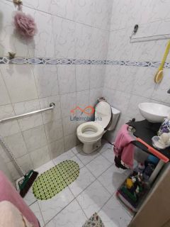 CASA COM 4/4 À VENDA NA FAROLÂNDIA/ AUGUSTO FRANCO
