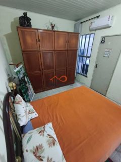 CASA COM 4/4 À VENDA NA FAROLÂNDIA/ AUGUSTO FRANCO