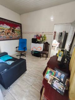 CASA COM 4/4 À VENDA NA FAROLÂNDIA/ AUGUSTO FRANCO