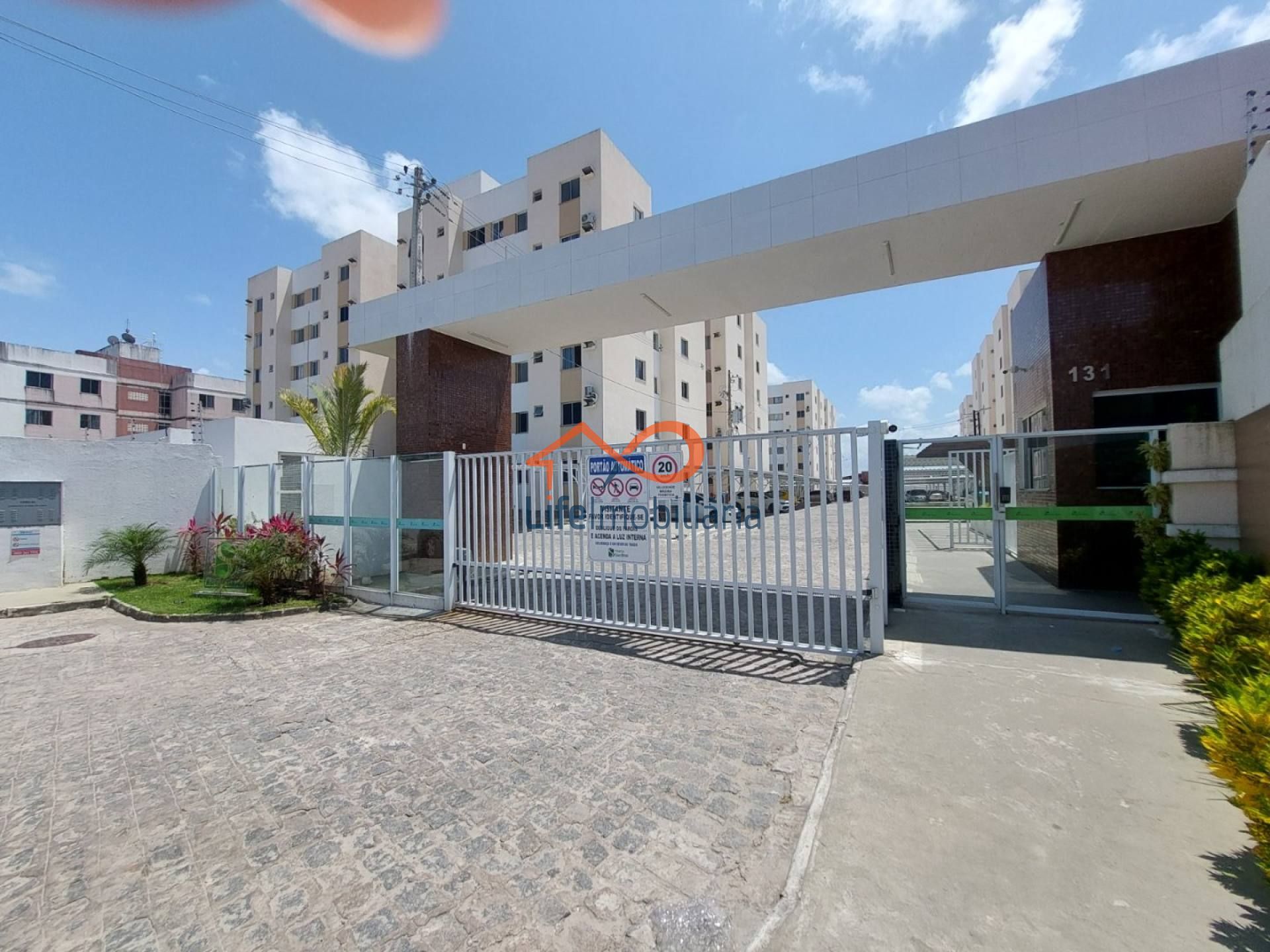 Apartamento à Venda no Condomínio Horto São Bráz Com 02 Dormitórios e Área de Lazer Completa.