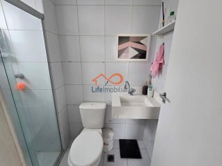Apartamento à Venda no Condomínio Mar de Aruana I - Com 3 Dormitórios Sendo 1 Suíte