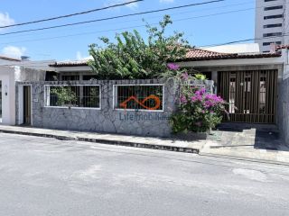 Casa à venda no Bairro Grageru