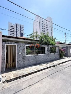 Casa à venda no Bairro Grageru
