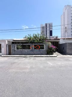 Casa à venda no Bairro Grageru