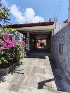 Casa à venda no Bairro Grageru