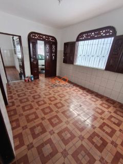 Casa para alugar no Bairro Industrial