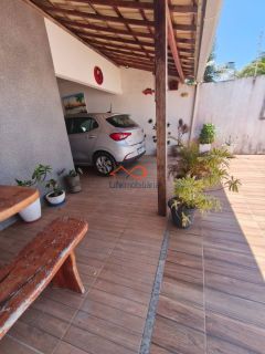 BELA CASA À VENDA NA PRAIA DA CAUEIRA