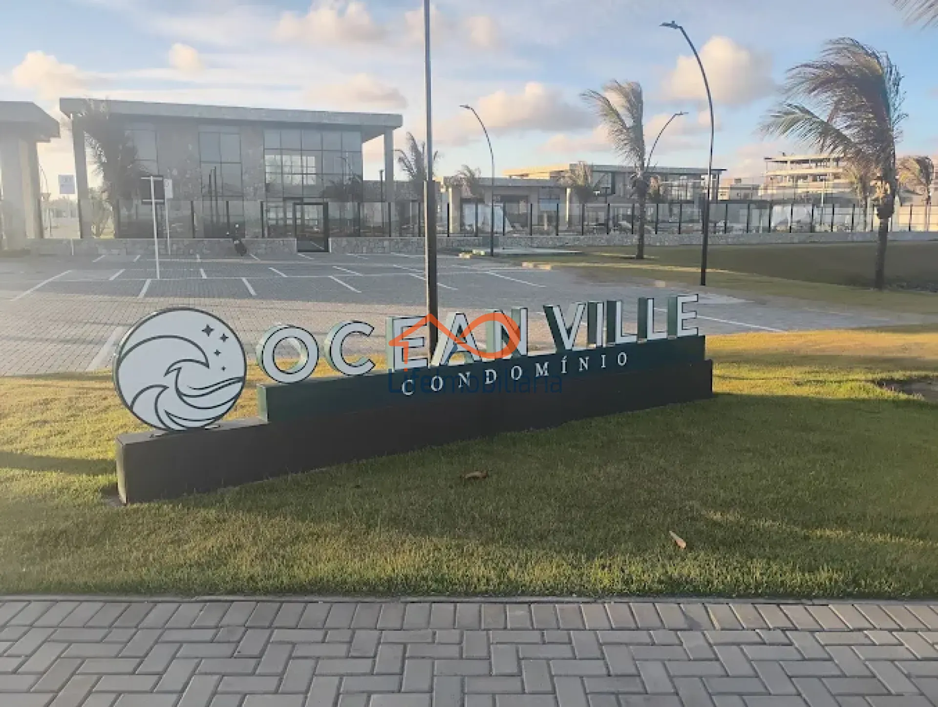 Lote à venda no Condomínio Ocean Ville no Robalo