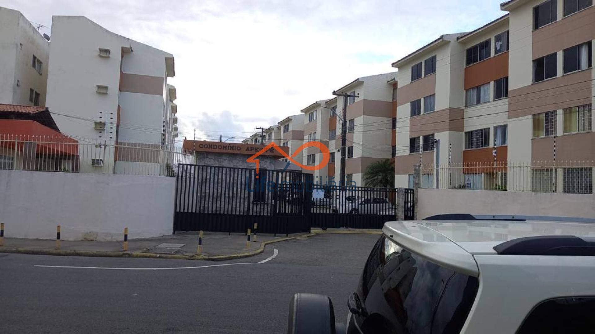 Apartamento à venda no Condomínio Aperipê no Bairro Pereira Lobo