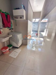 Casa à Venda Com 2 Dormitórios Sendo 1 Suíte, 2 Vagas de Garagem, 160m² no Bairro 17 de Março - Aracaju/SE