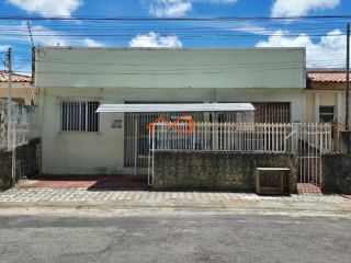 Casa à venda no Bairro Suíssa em Aracaju-SE