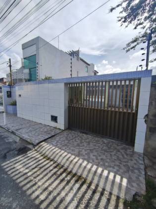 Casa à venda no Bairro Cirurgia em Aracaju-SE
