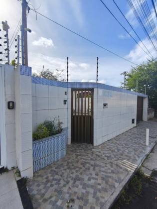 Casa à venda no Bairro Cirurgia em Aracaju-SE