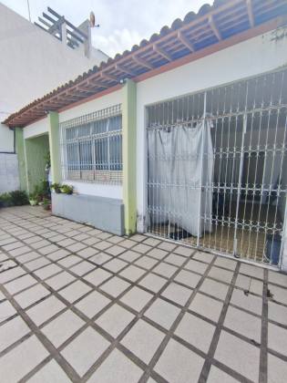 Casa à venda no Bairro Cirurgia em Aracaju-SE