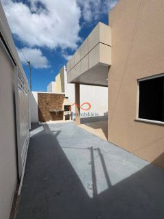 CASA RECÉM-REFORMADA À VENDA, NA AVENIDA PRINCIPAL DO MARCOS FREIRE III EM NOSSA SENHORA DO SOCORRO-SE