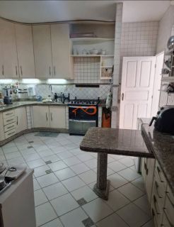 VENDE-SE CASA DE ALTO PADRÃO NO BAIRRO SUÍSSA