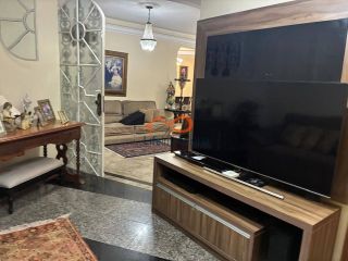 VENDE-SE CASA DE ALTO PADRÃO NO BAIRRO SUÍSSA