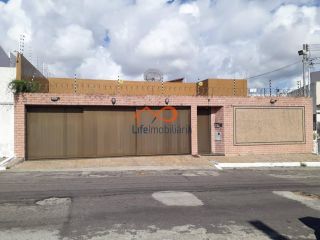 VENDE-SE CASA DE ALTO PADRÃO NO BAIRRO SUÍSSA