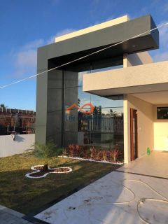 Bela Casa à venda em Cond pé na areia - Sol e Praia