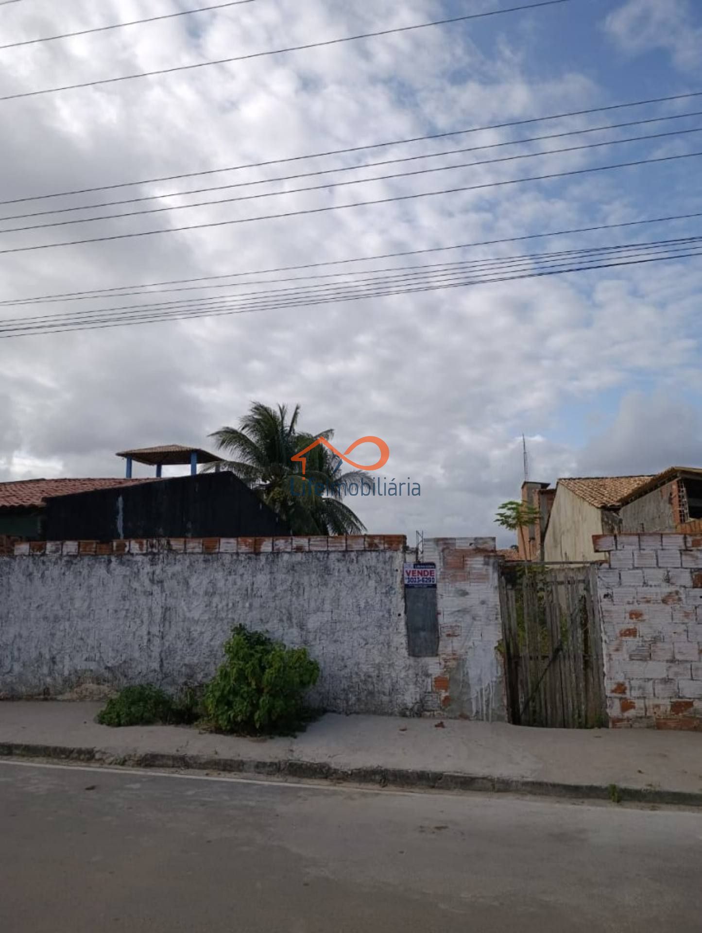 Terreno bem localizado - 300m² - Barra dos Coqueiros