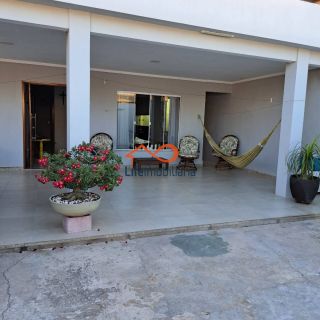 Linda Casa próxima ao Shopping Sul - Lado Sombra - 435m²