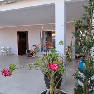 Linda Casa próxima ao Shopping Sul - Lado Sombra - 435m²